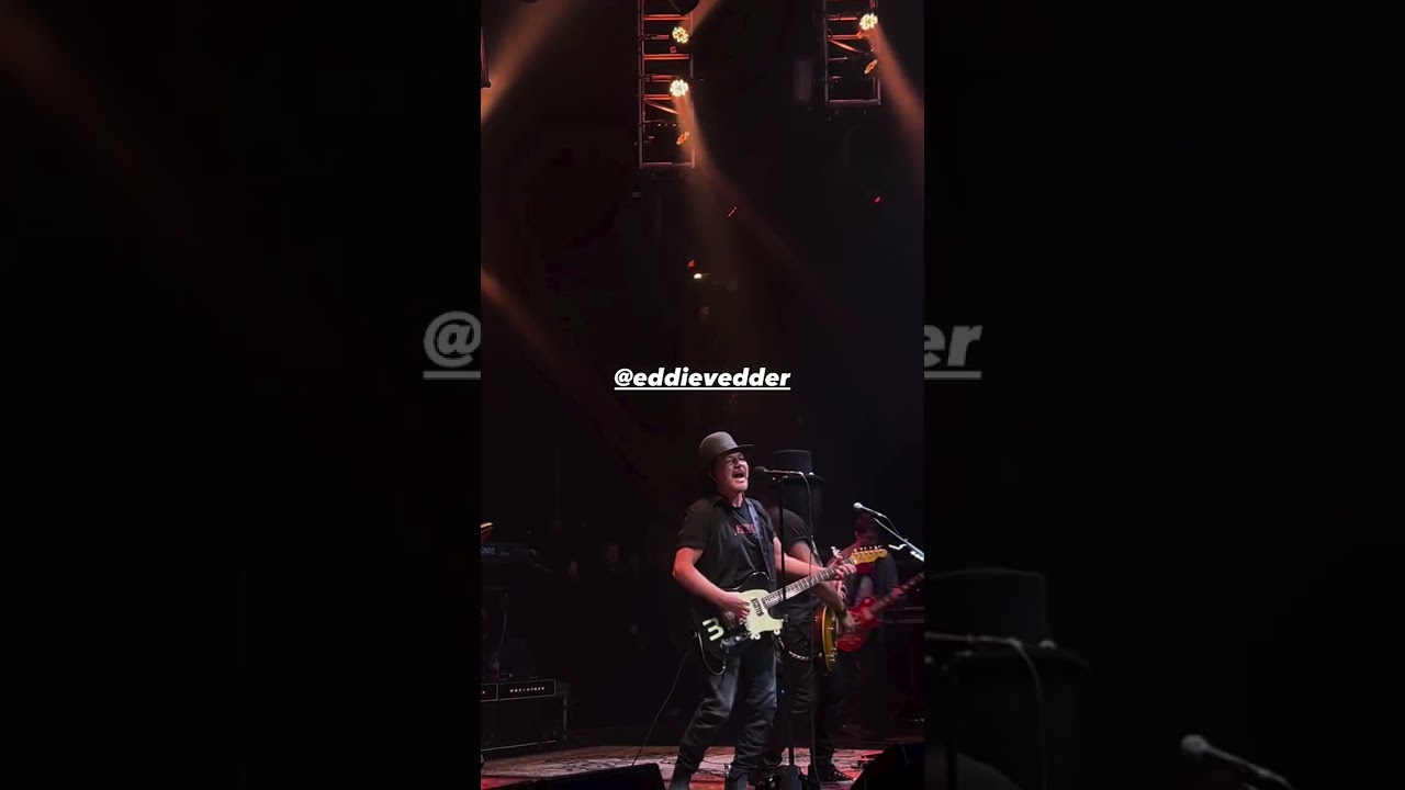 EDDIE VEDDER with Slash/Duff McKagan/Chad Smith/Andrew Watt • Capitol Theatre, NY 12/11/2025