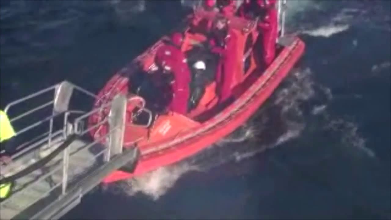 Undertun crew transfer gangway at sea