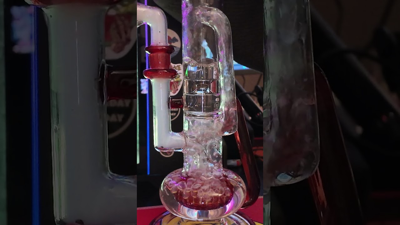 Uzzi Glass &ndash; Pure Art in Motion