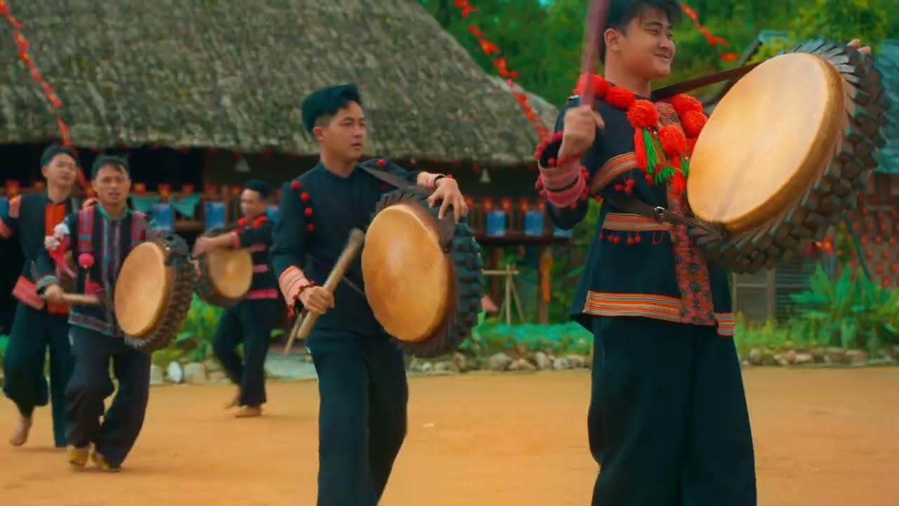 HLM GOES TO VIETNAM