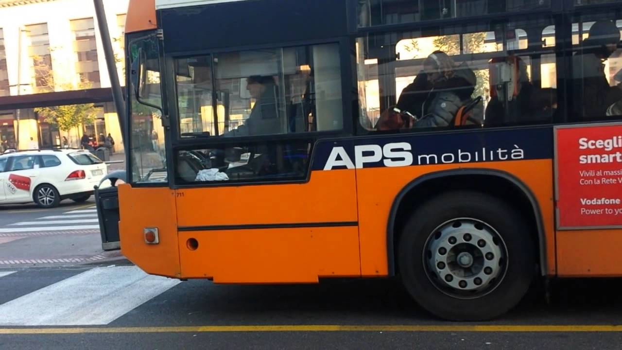 Partenza Autodromo BusOtto n.711 di Aps Mobilità Padova [HD]