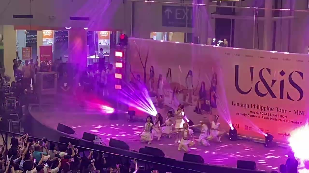 UNIS - 꿈의 소녀 (Dream of girls) (LIVE in Manila 🇵🇭)