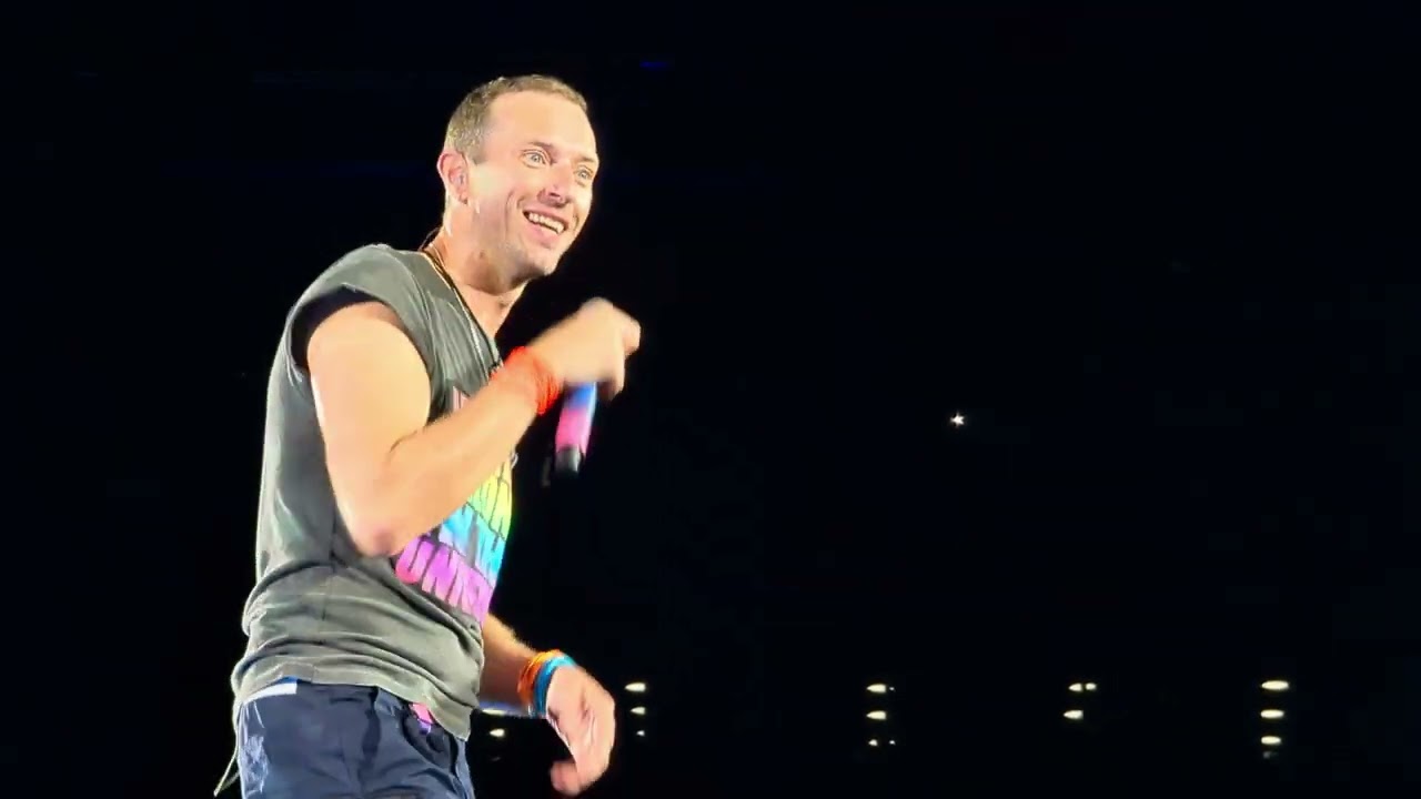 feelslikeimfallinginlove - Coldplay ( Live from Budapest )