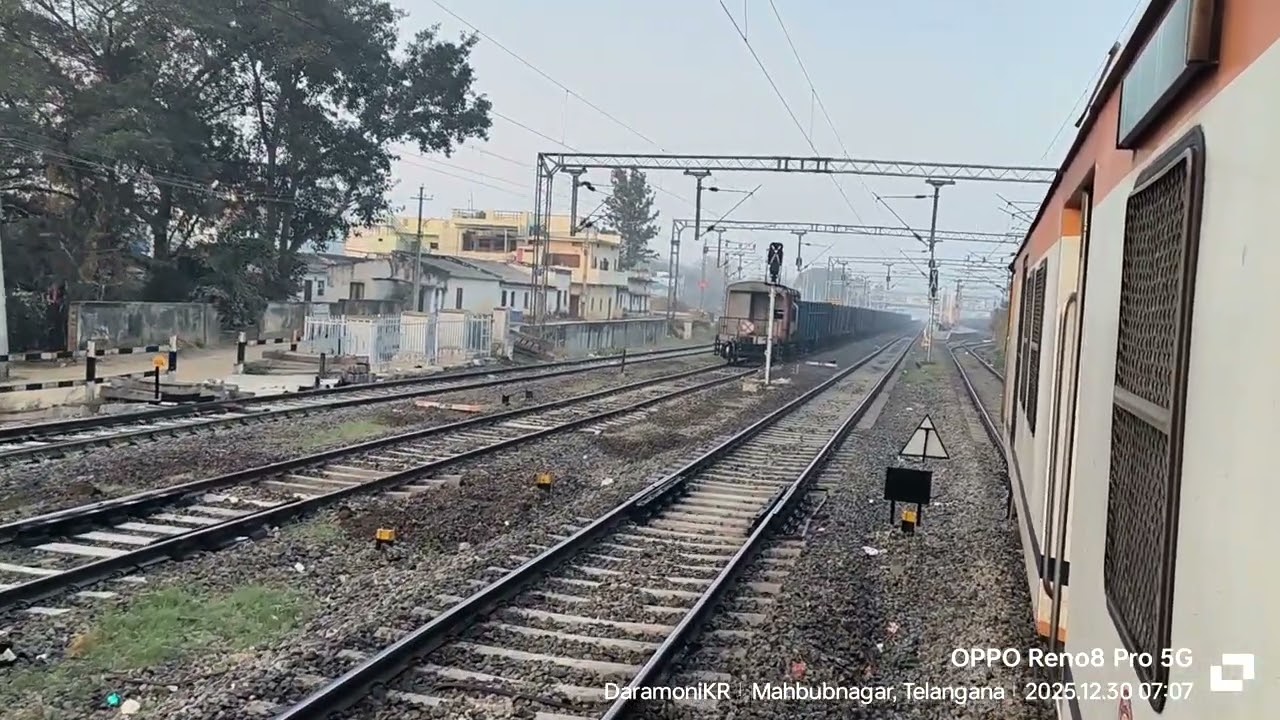 Kacheguda Mahbubnagar MEMU Entering Mahabubnagar Railway Station 