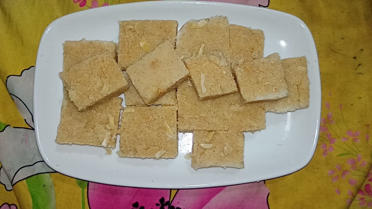 ঘরে বানানো নরম–মজাদার সুজির হালুয়া 😋একবার খেলেই মুখে লেগে থাকবে—ভিডিওটা শেষ পর্যন্ত দেখুন ❤️