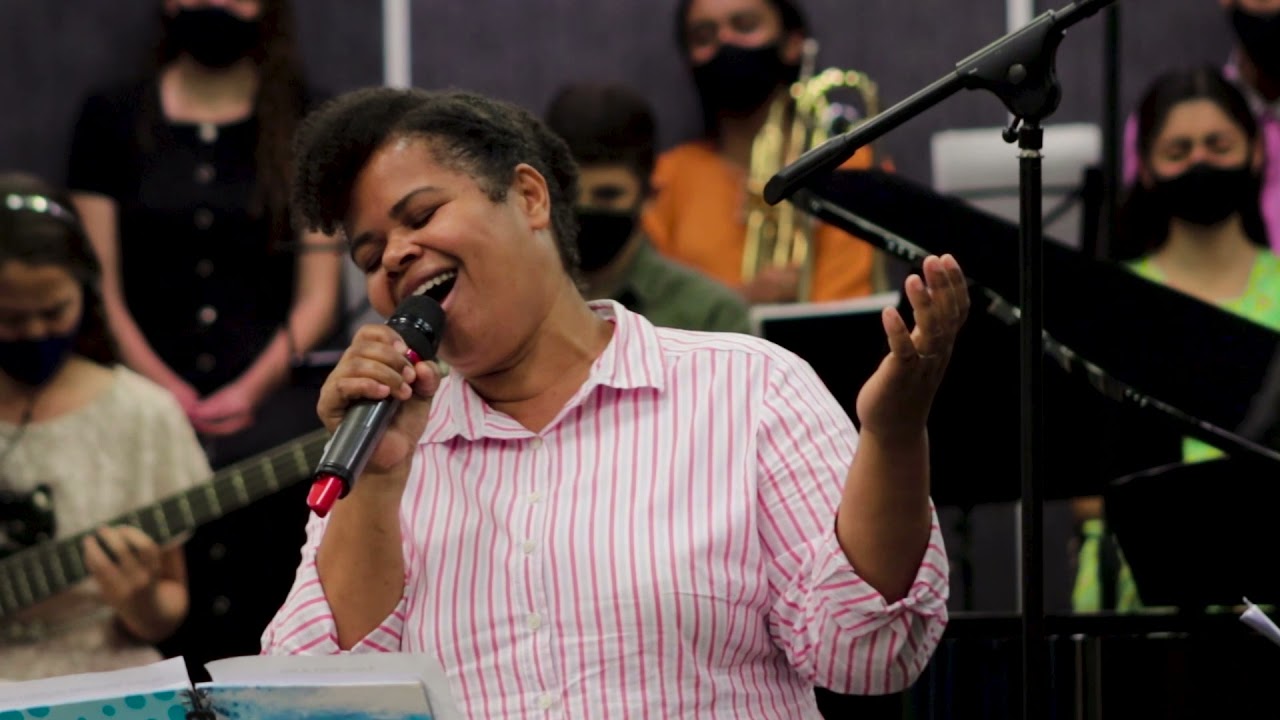 A Maior História de Amor | Adriana Reis | Ministério Assim Está Escrito