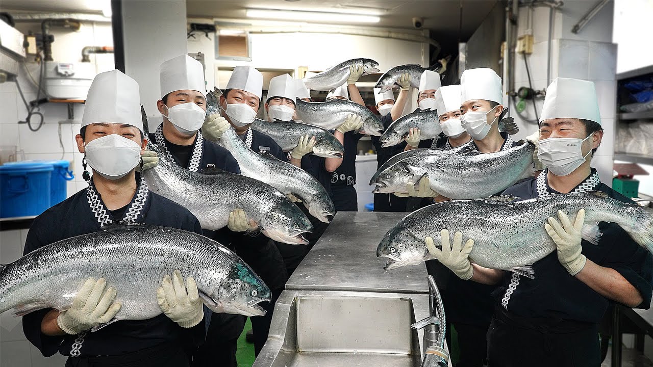 1년에 23만명이 먹고 간 초밥? 셰프만 25명인 역대급 배민 찜 전국 1등의 초밥집┃Huge Salmon Cutting&Sushi / Seafood in Korea