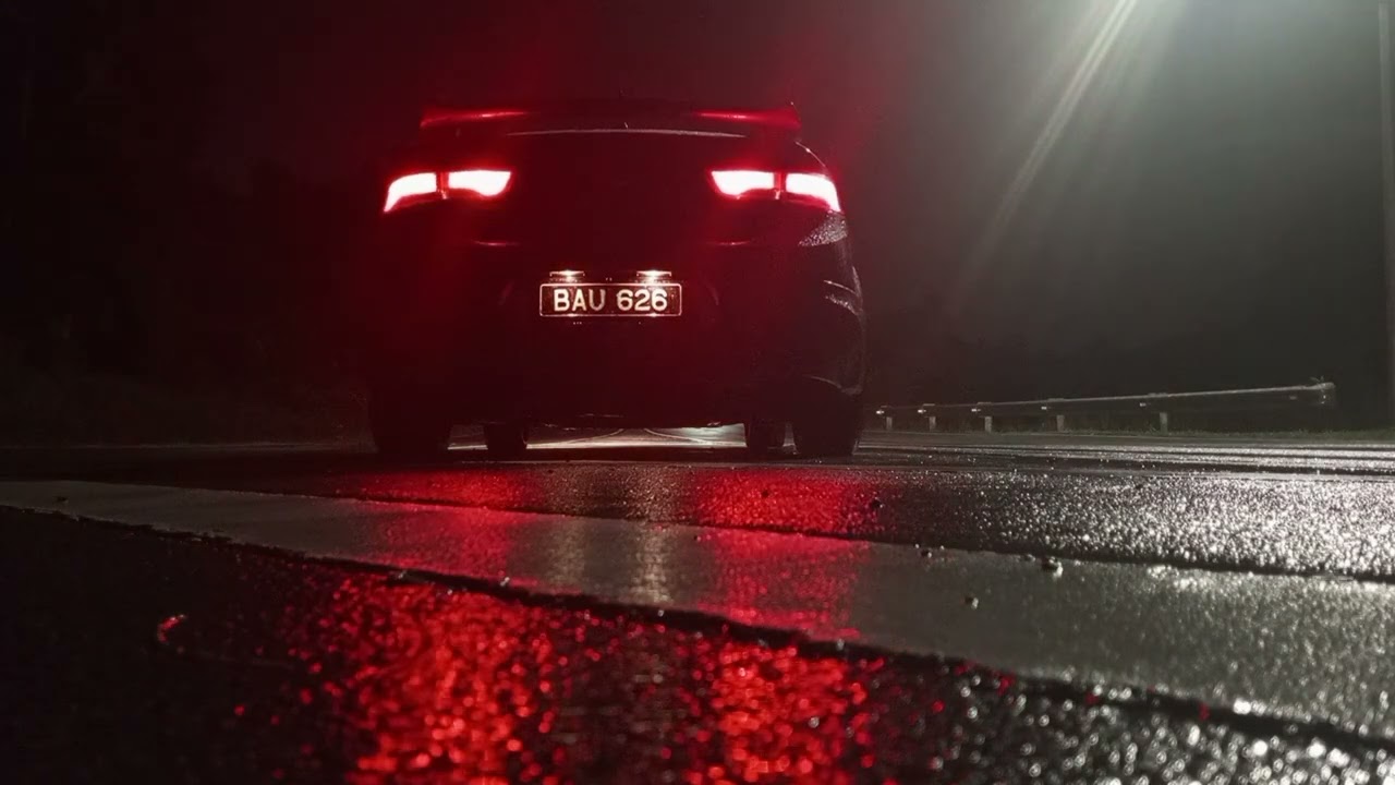 Kia Cerato Koup 1.6 Exhaust Revs + Takeoff