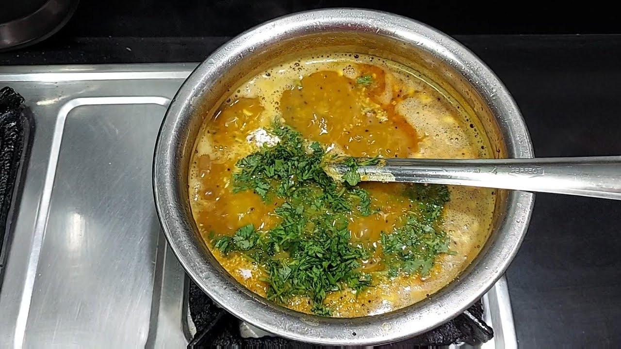 तूर डाळ आणि मेथी दाण्यांची स्वादिष्ट आणि रुचकर आमटी