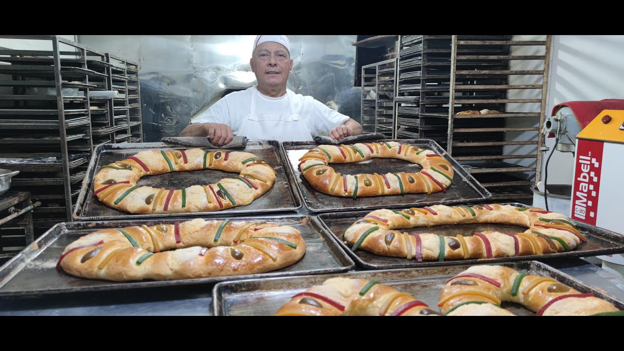 ROSCAS RELLENAS DE QUESO CON ZARZAMORA