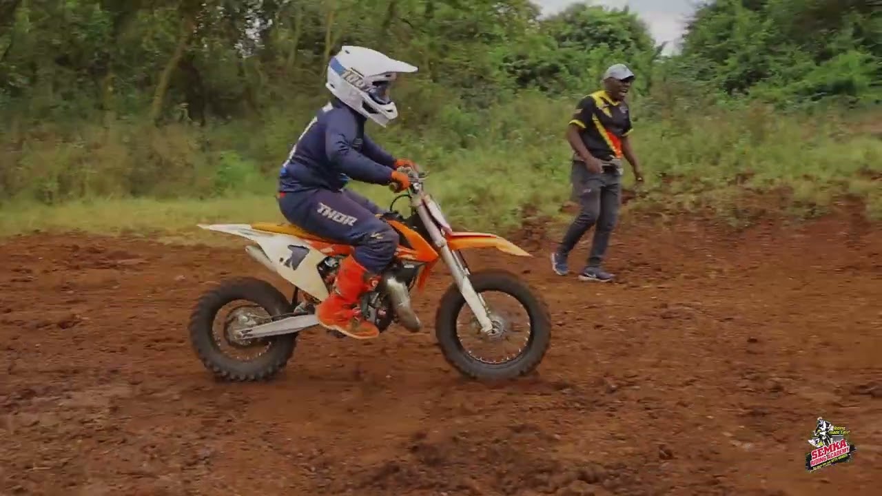 FILBERT MUWONGE,AIDEN,JEROME AND JONATHAN TRAINING IN NAIROBI JAMHURI RACE TRACK