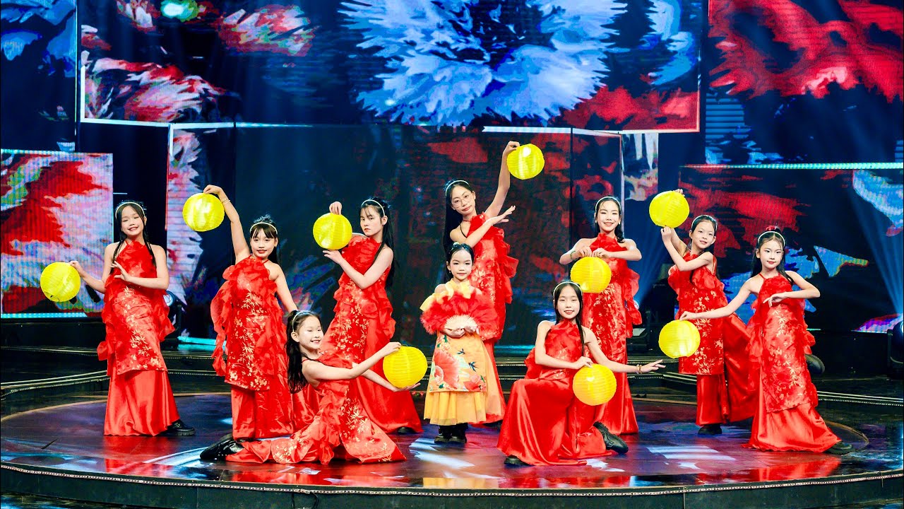 Phố Xuân - Sáng tác : Hoài An - Đặng Thanh Huyền - Âm nhạc : Tuấn Thành - Biên Đạo : Bích Ngọc