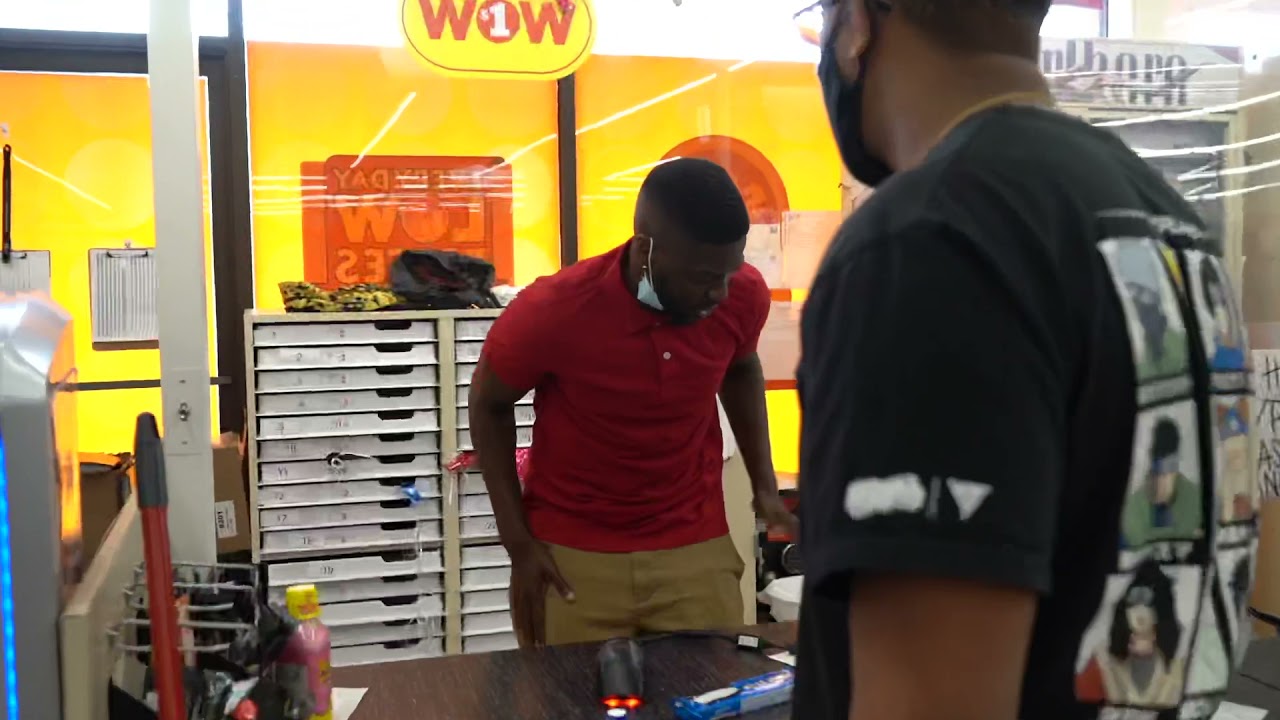 How they be having dollar store workers do every job
