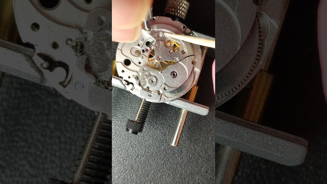 Montage  mouvement ETA 2824 swiss made