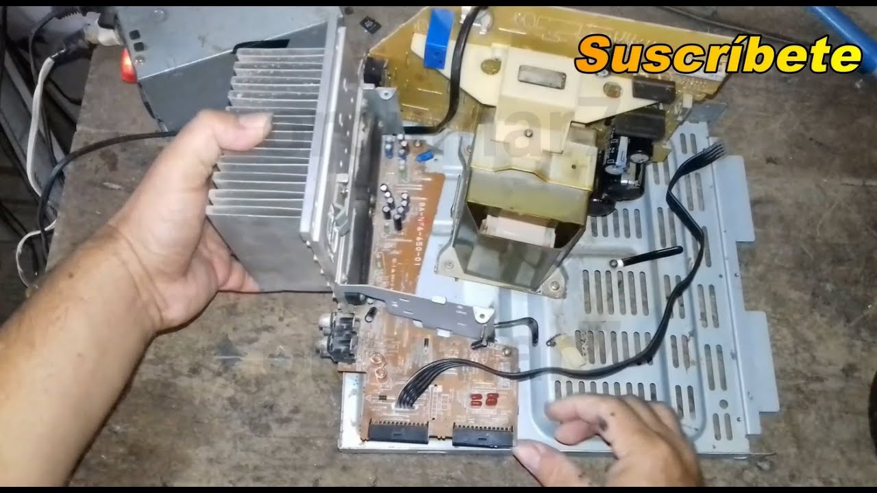 equipo aiwa nsx sz70 prende no da display ni audio cambio de condensadores