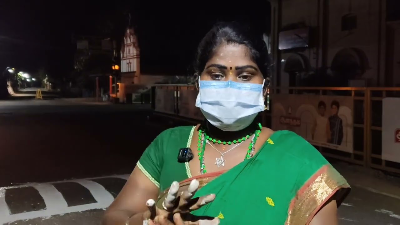 நடுச்சாமத்தில் சாலையில் வேகத்தடைக்கு வெள்ளை வண்ணம் பூசிய துணிச்சல்காரர் பெண். குவியும் பாராட்டுகள்.