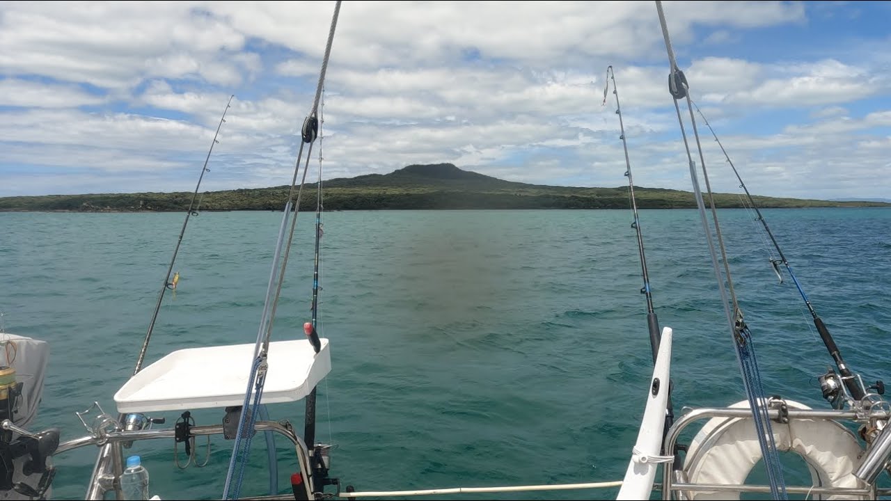 FISHING THE RANGITOTO CHANNEL ON PENURY FOR SNAPPERS
