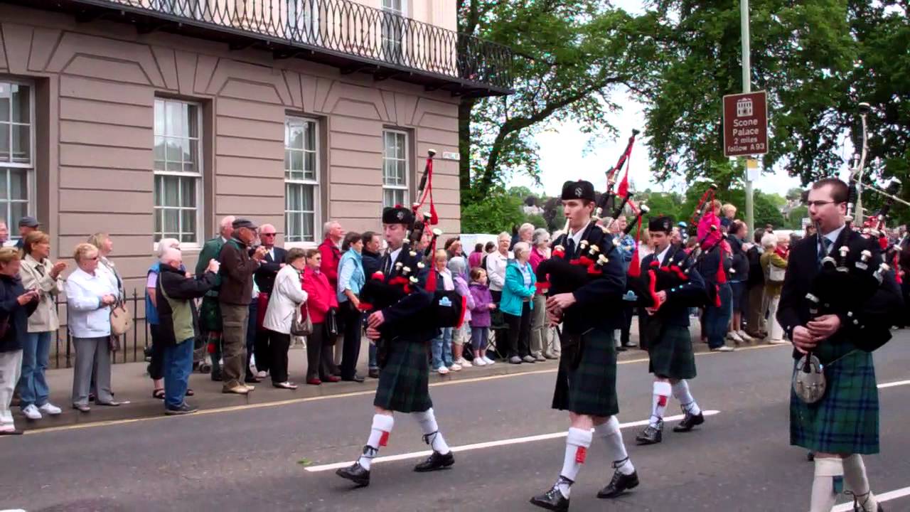 1,000 Pipers Pipe Band Parade The Kilt Run Perth Scotland Saturday June 2nd 2012