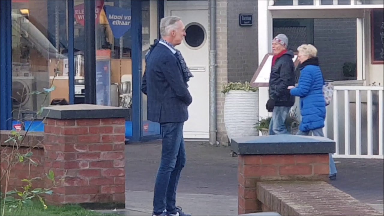 Filmopname met drone van Martien Meiland bij de Witte Kerk in Noordwijkerhout