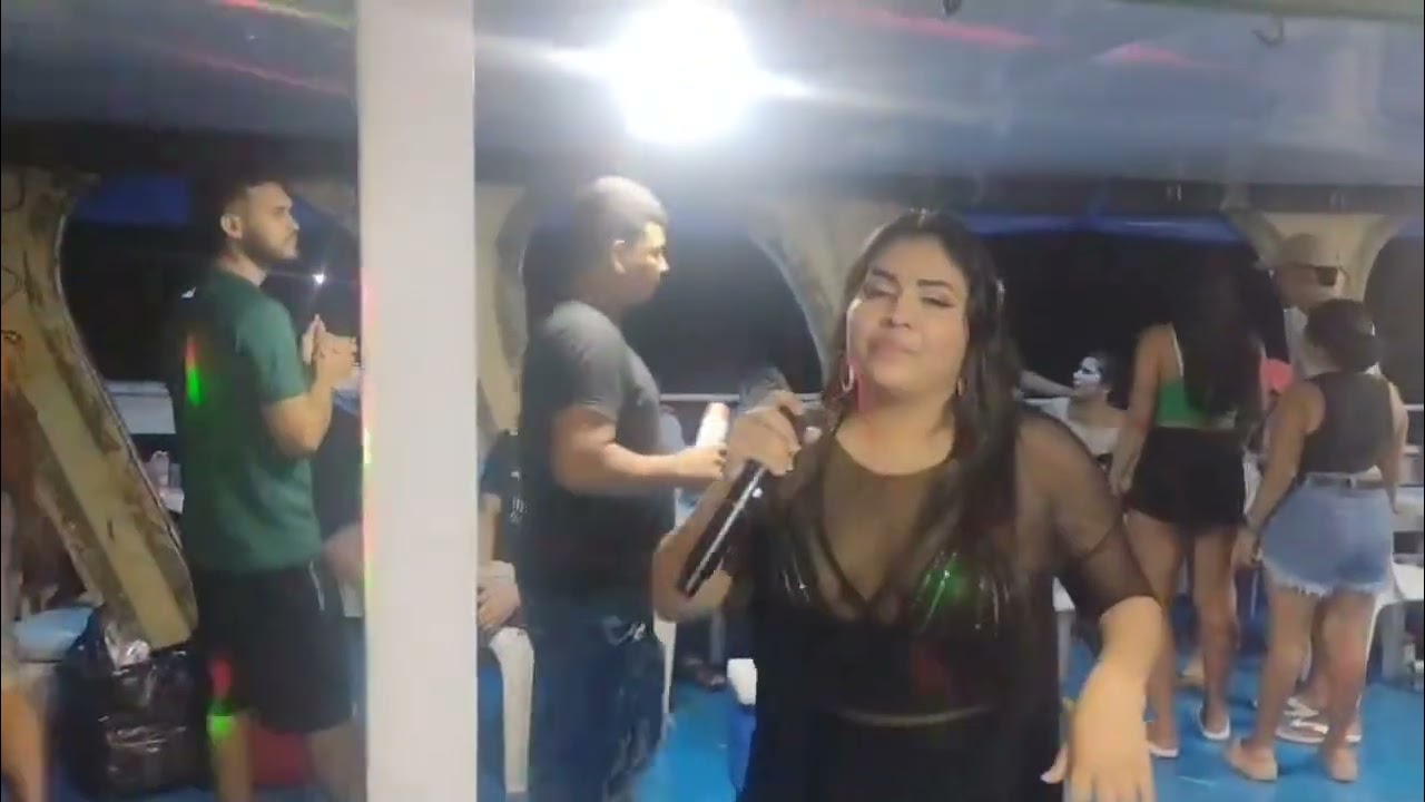 Geyse Silva passeio de barco botafogo do Sacambú 