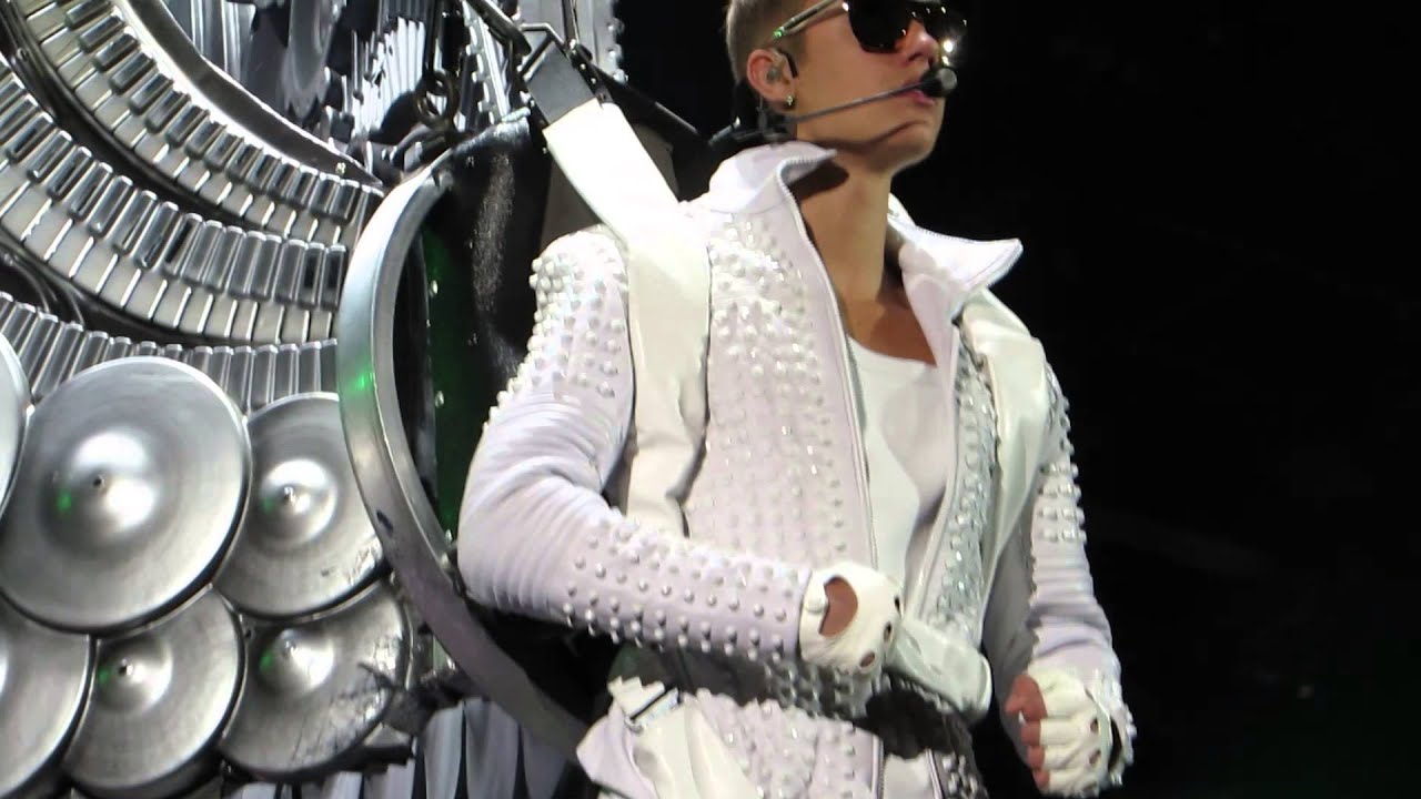 Justin Bieber Stage Entrance - All around the world - Believe tour Jacksonville Fl 8/7/13