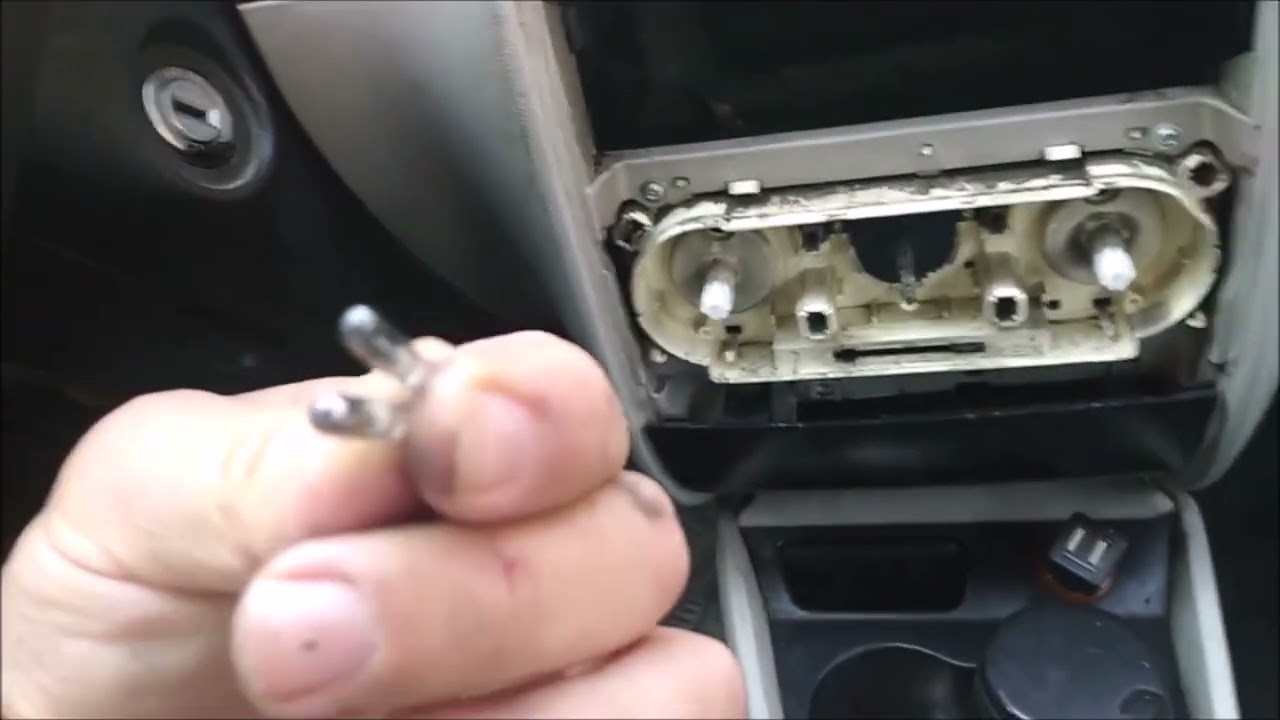 Klima Paneli Ampül Değiştirme