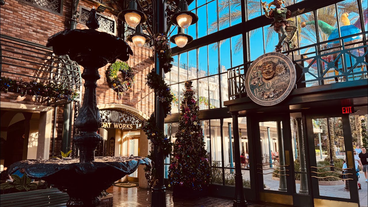 WalkW/Me Port Orleans Christmas Stroll W/The Sun Rising-French Quarter to Riverside & Back