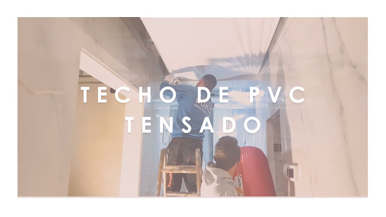 Techo de PVC tensado con efecto espejo / PVC stretch ceiling with mirror effect