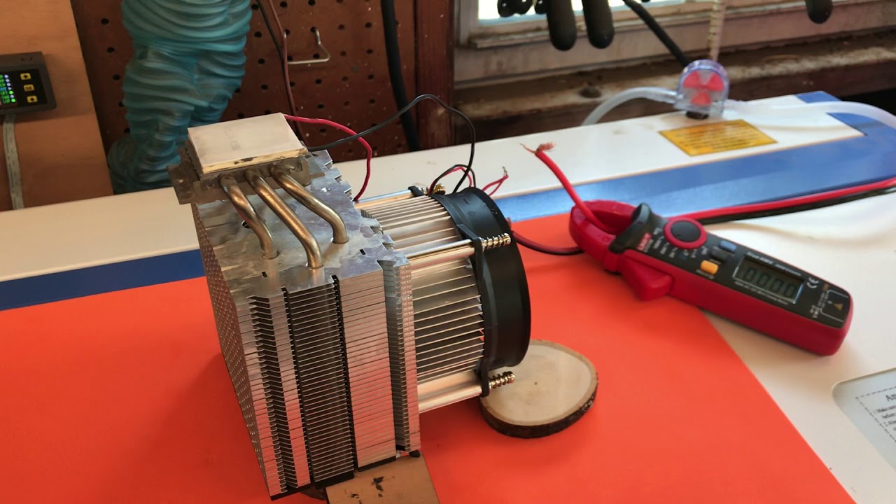 Solar powered peltier tile