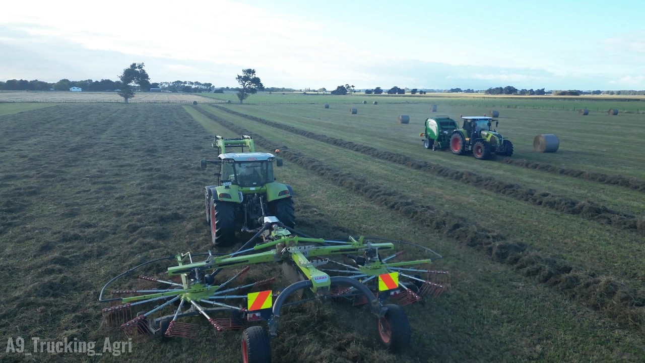 New Zealand Farming / CLAAS Arion 440 and CLAAS Arion 660 making bales