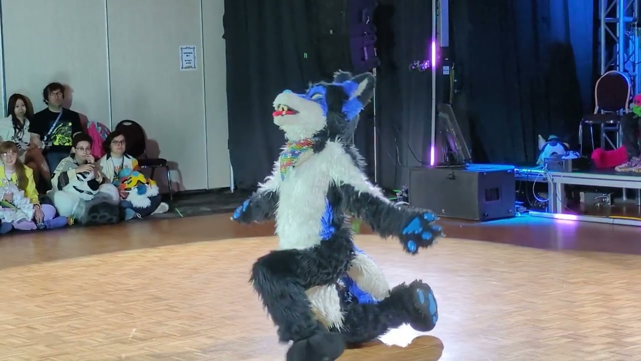 Ecos fursuit dance competition @ calfurry 2025