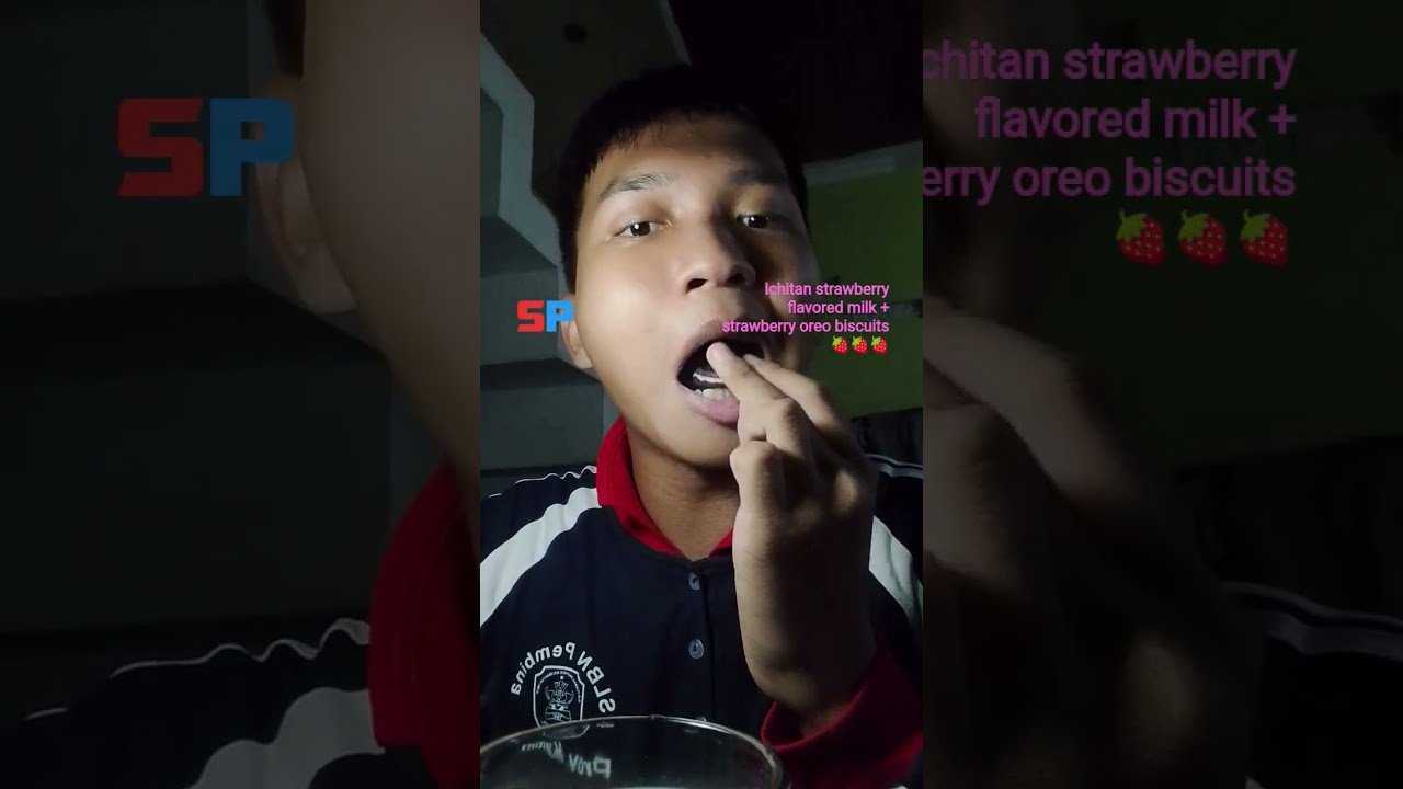 Ichitan strawberry flavored milk + strawberry oreo biscuits 🍓🍓🍓 