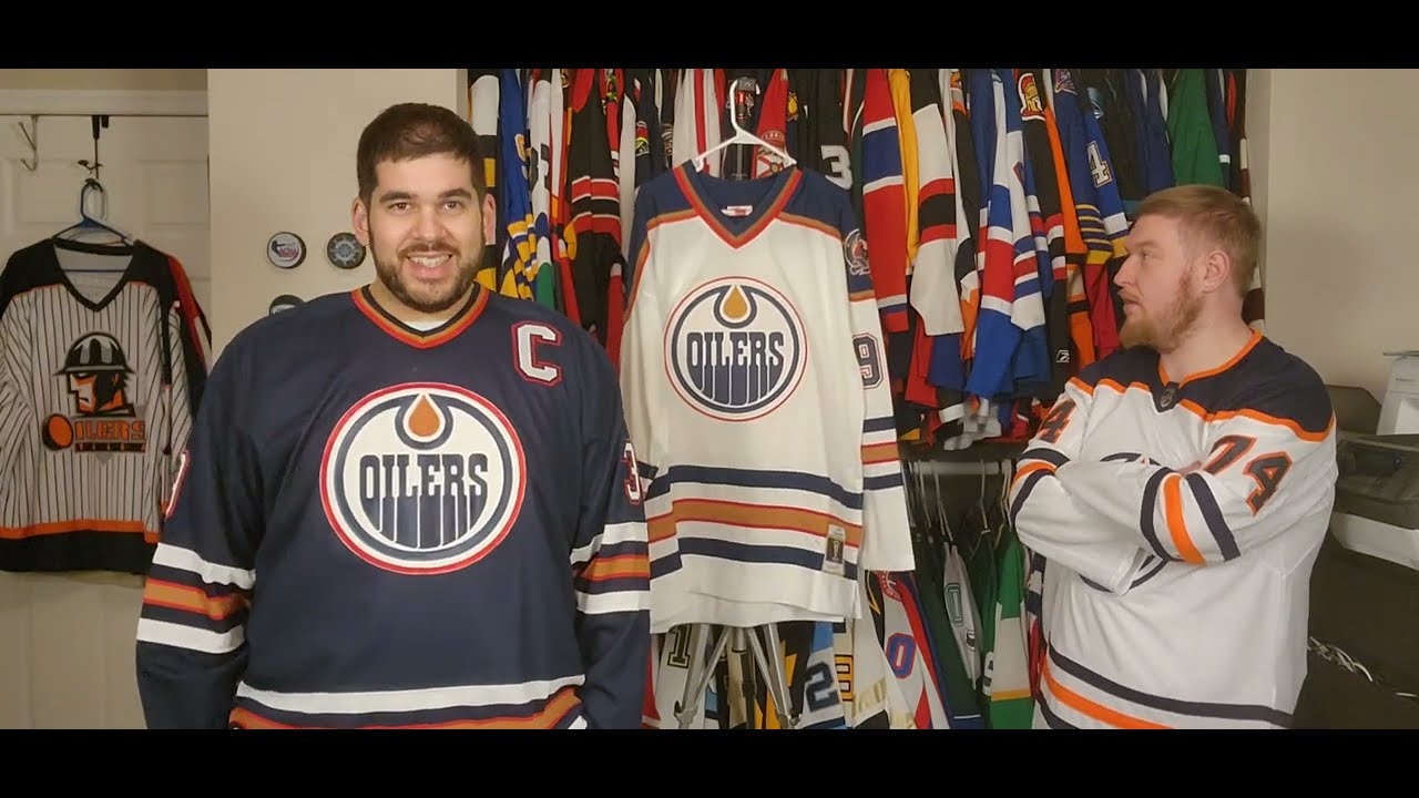 Phil unboxes a new Mitchell & Ness Oilers jersey - not what we thought!
