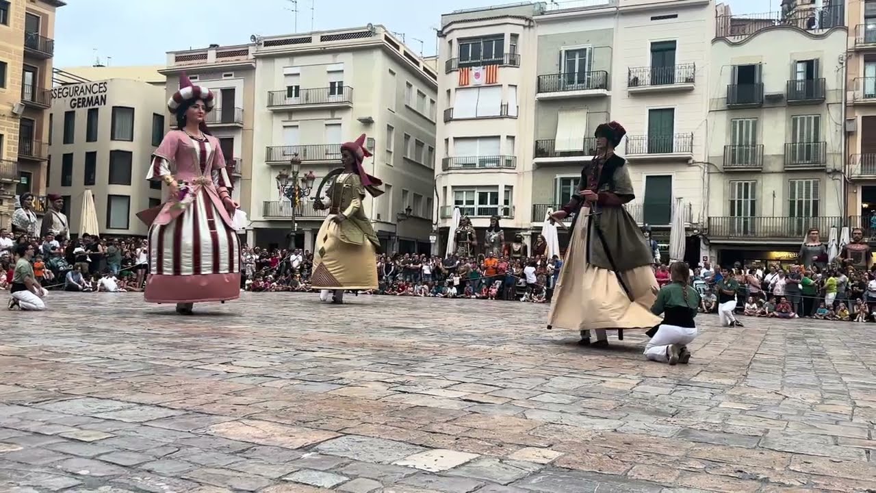 Ball dels Gegants del Pi | Trobada de Gegants de les Festes de Misericòrdia de Reus 2023