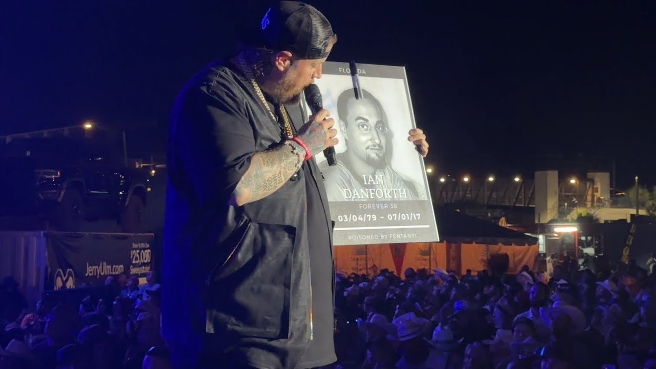 Jelly Roll - Winning Streak (Live in Tampa, FL 5-4-25) Country Thunder Florida