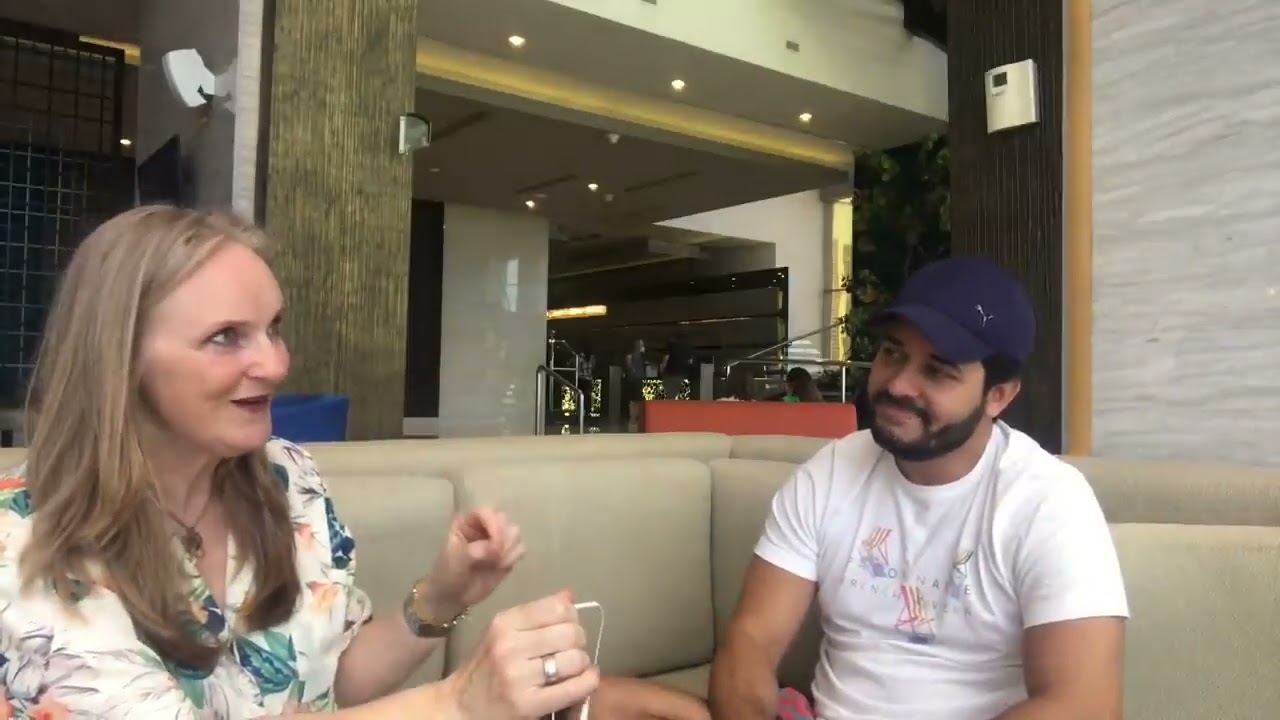 Janet Jones talks to Huascar Lopez   CEO of CashFX