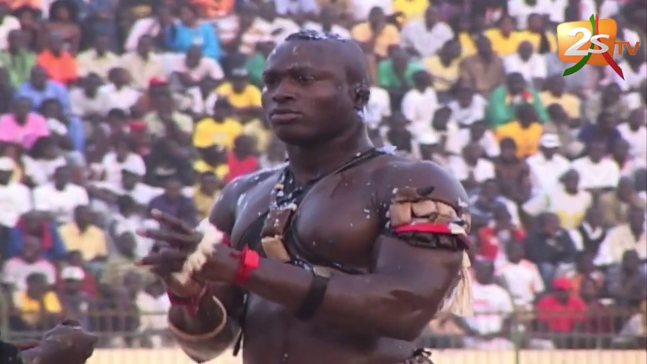 MODOU LO VS ISSA POUYE - RÉTRO