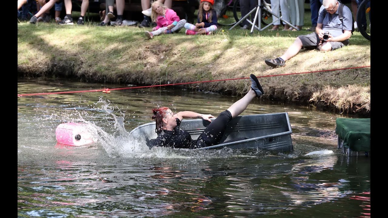 Badewannenrennen zum Heimatfest in Wiederstedt