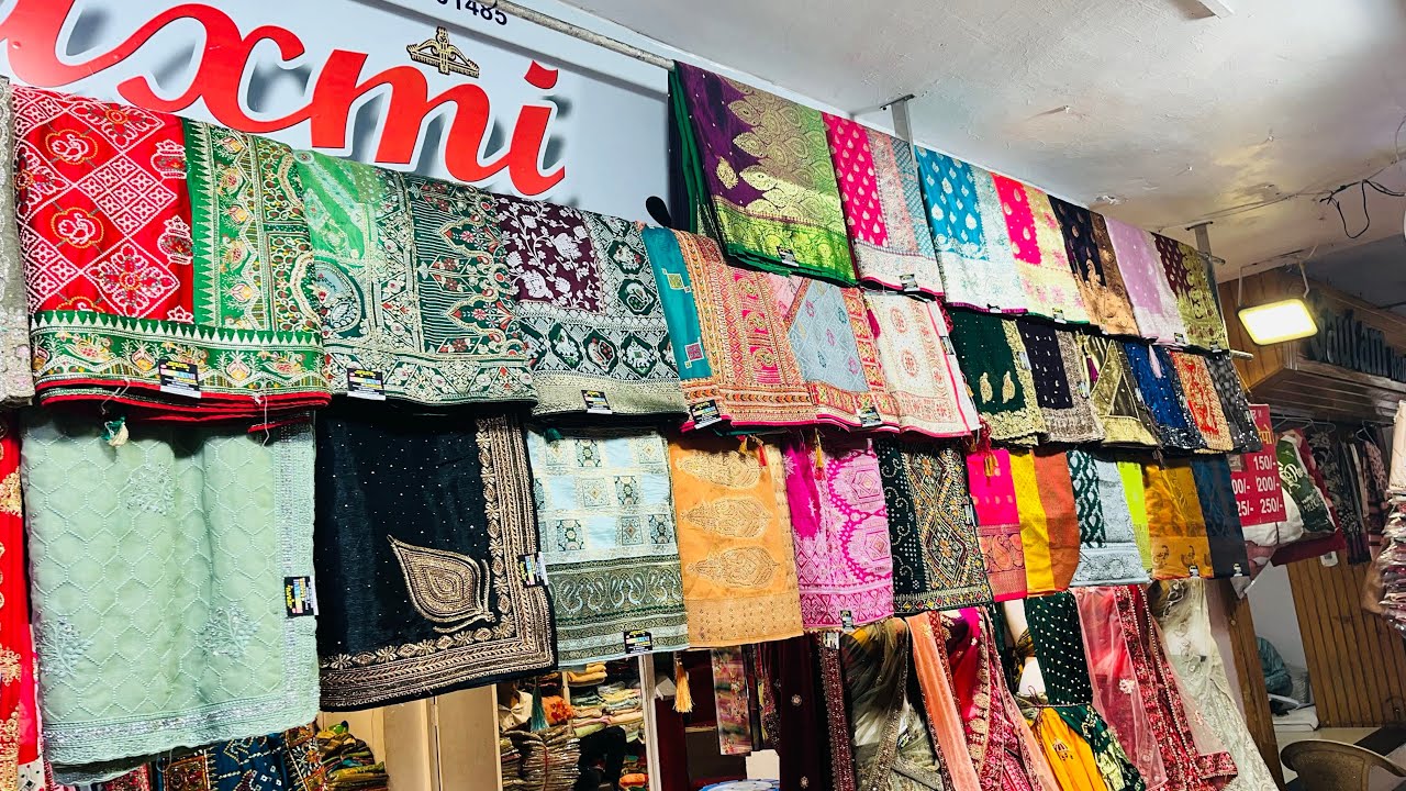 Bombay market surat shopping sarees,ghagra, chaniya choli plz subscribe like share comment