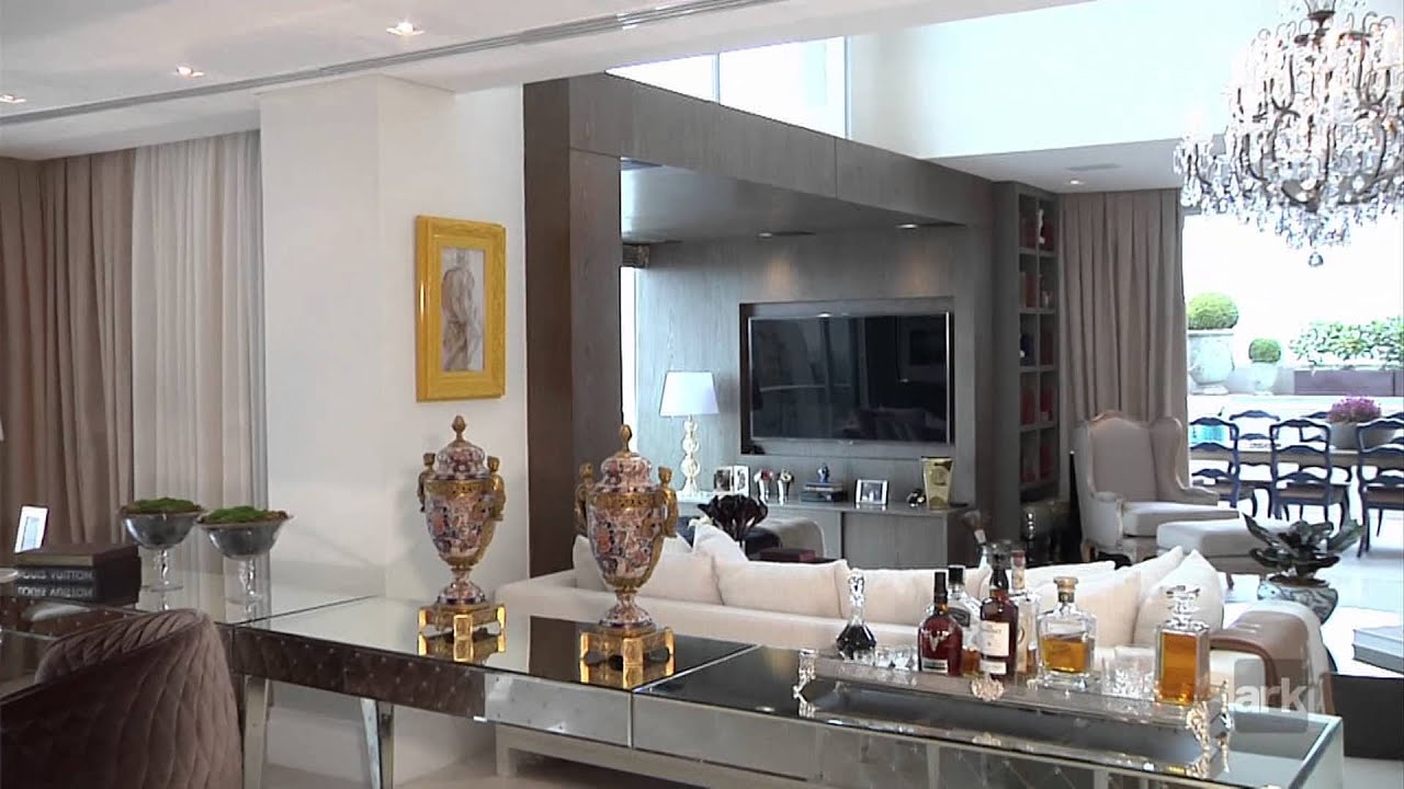 O projeto clássico, elegante e cosmopolita do arquiteto Maurício Karam.
