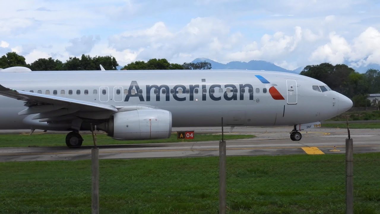 American Airlines Boeing 737 takes off from San Pedro Sula, Honduras