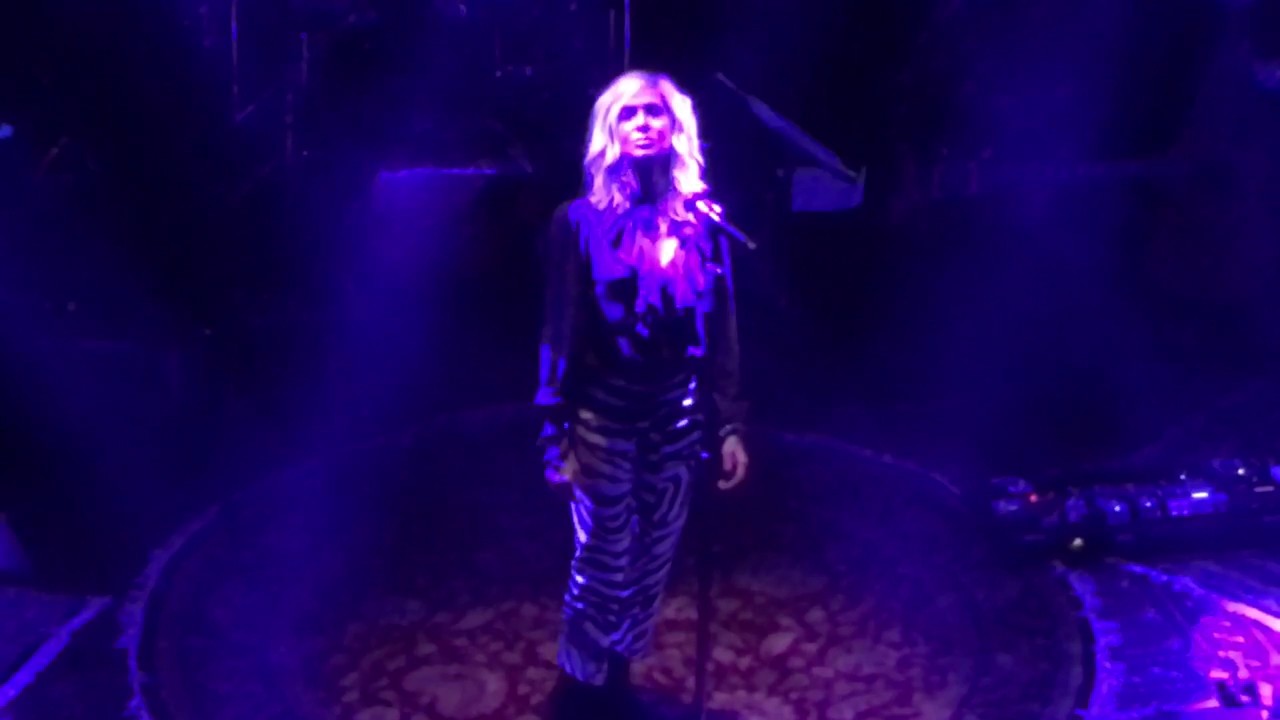 Anna Vissi • Nadia • Hotel Ermou 10/12/16 • Αννα Βισση • Ναντια