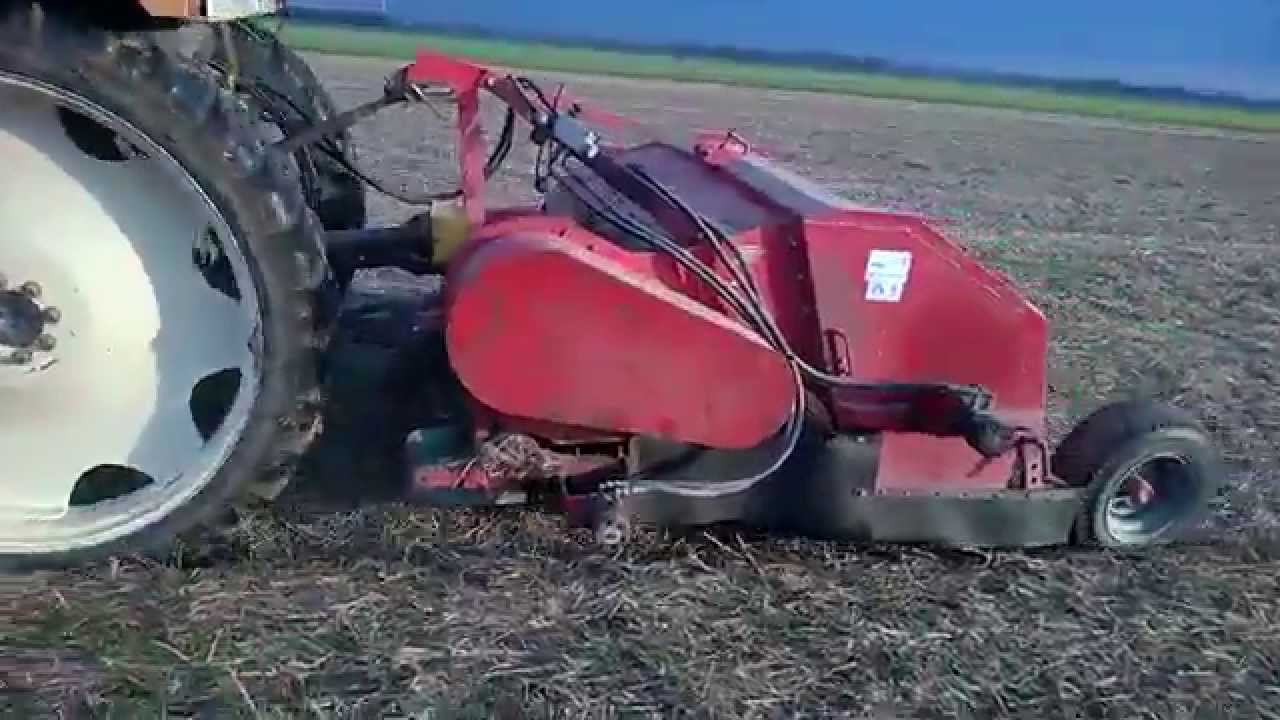 Stro kneuzen / Cutting straw