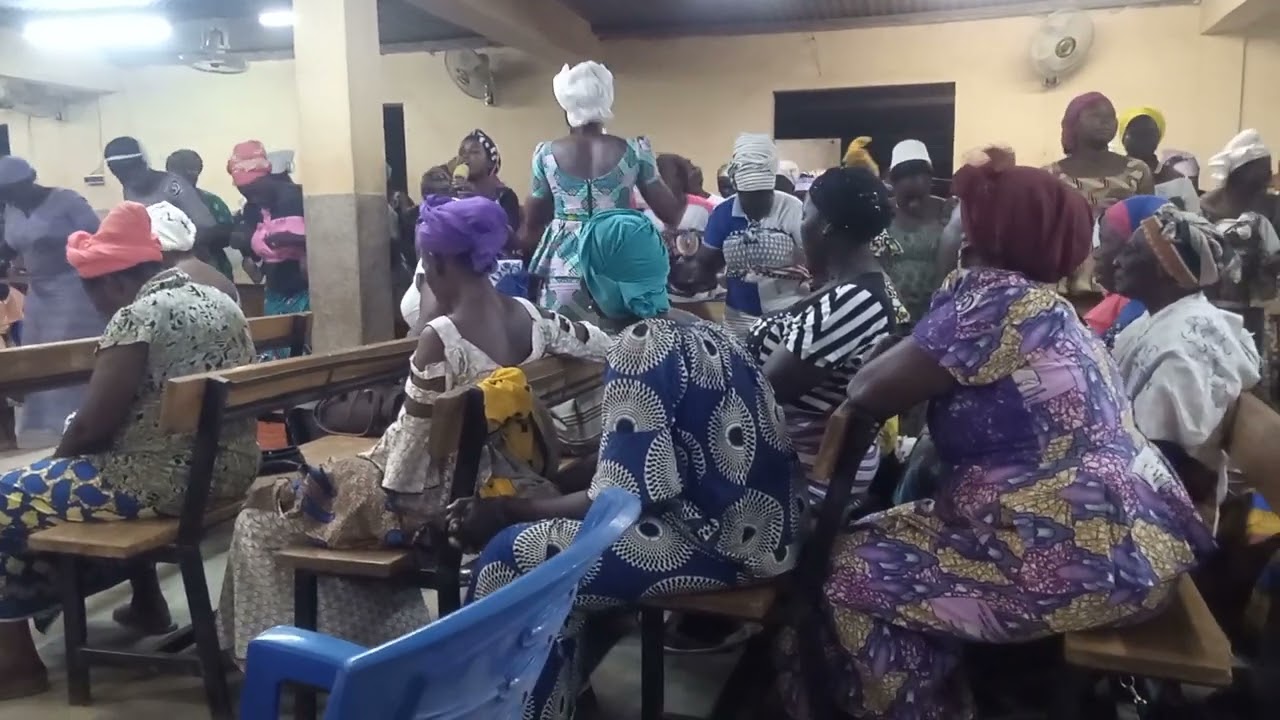 Chorale féminine de Sak-Sida 2_La bataille a attient Dieu_zabrã taa wennaam.
