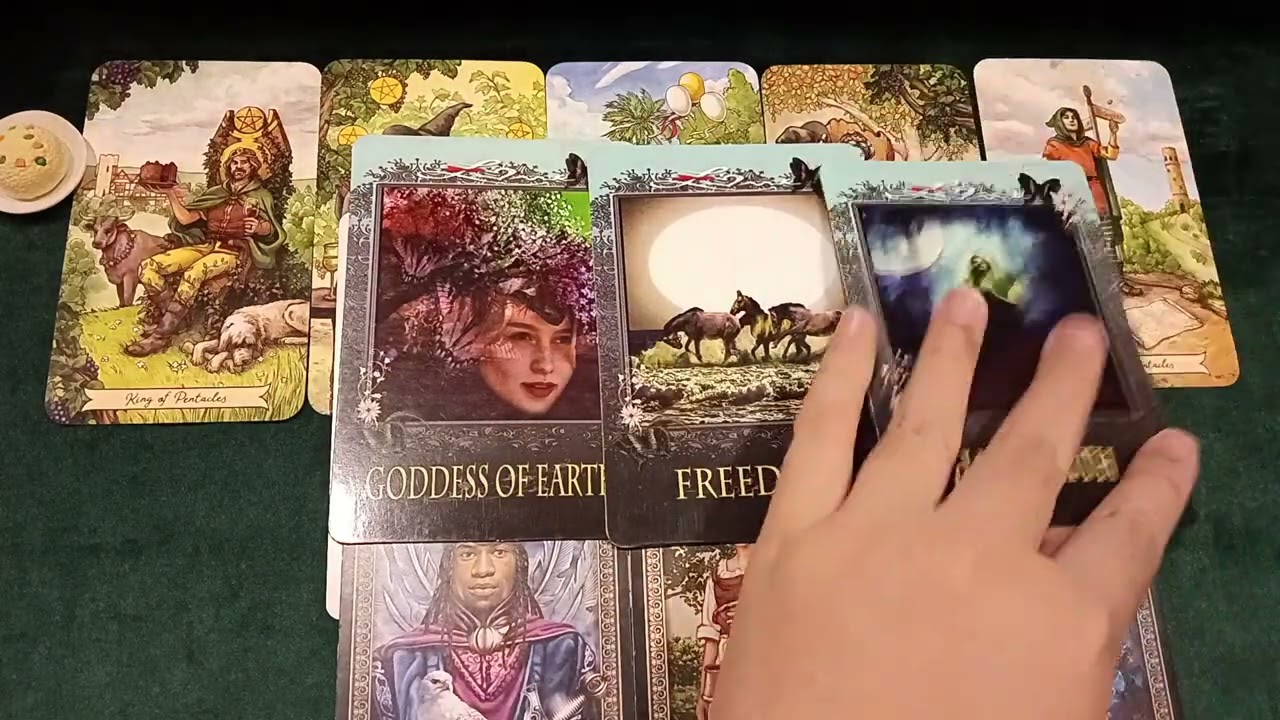 🧜 Pick a card - 773💗เมื่อเขาส่องคุณแล้ว เขารู้สึกอย่างไร?