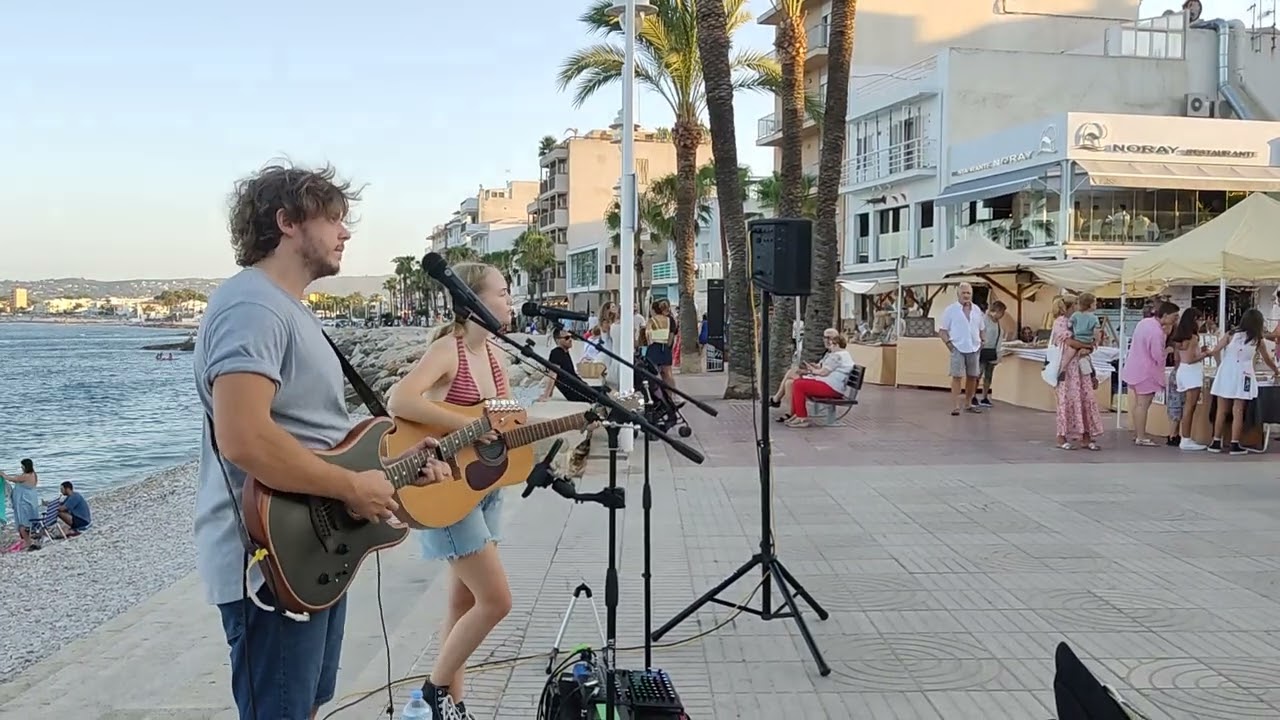 Jack and Daisy en Feria de Artesanias Puerto de Jávea 2.8.2023