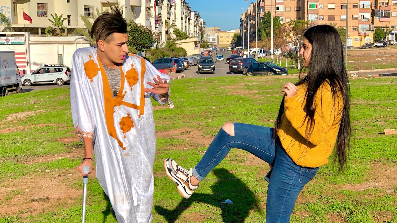 عمياء تحب معاق لكن الضروف..(شاهد الفيديوا)