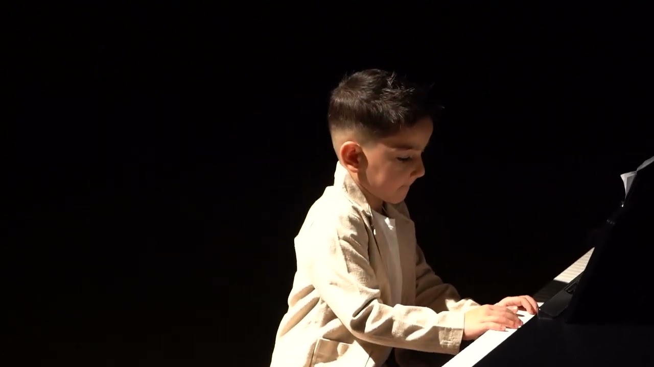 Aren Akademi 5. Yıl Sonu Gösterisi - Jir Zana Açar Piyano Dinletisi