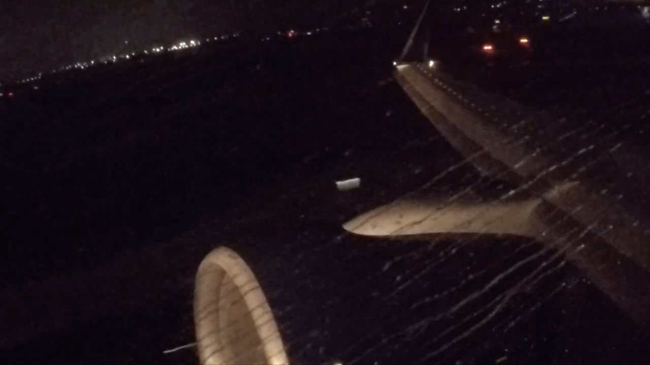 Delta 757-300 Roaring Takeoff from Detroit on a Snowy Night
