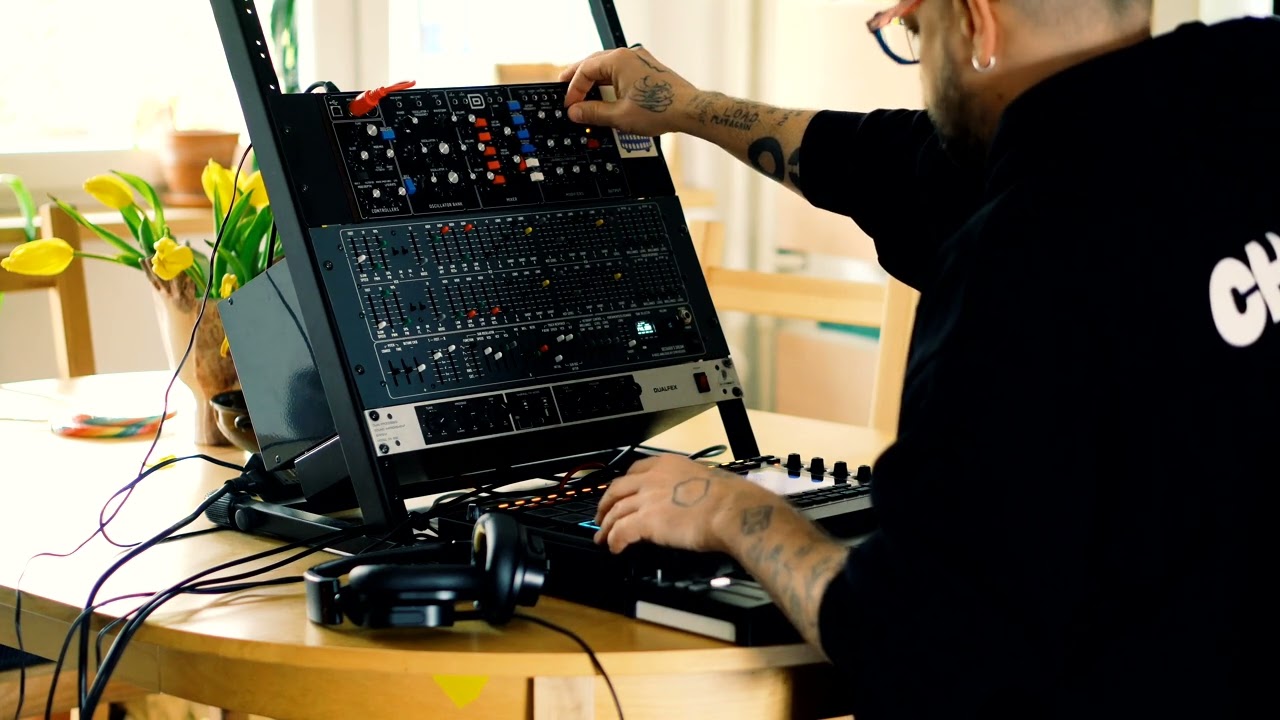 Universe In Reverse // @Akai_Pro MPC Live III / Deckard's Dream / Model D